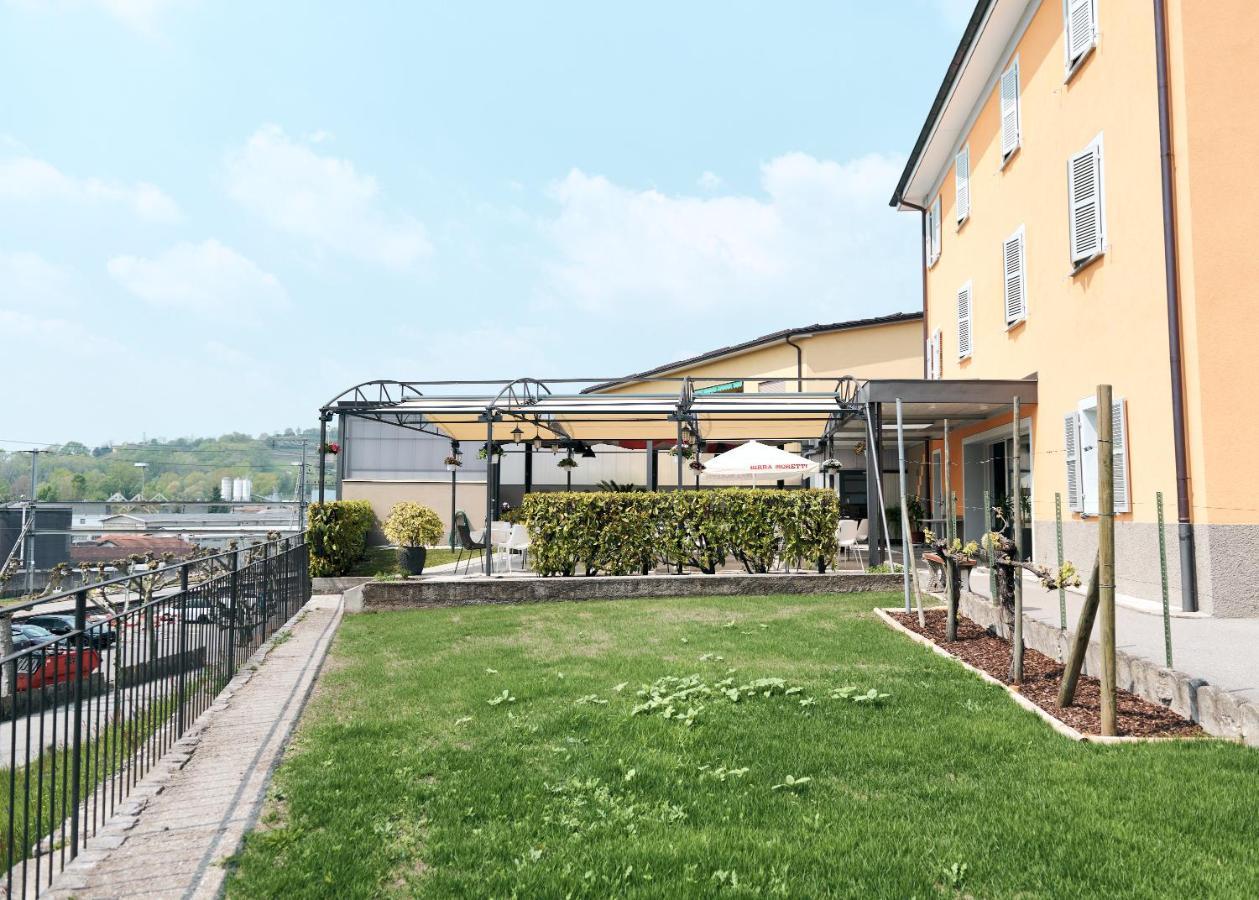 Albergo Ristorante Stazione Balerna エクステリア 写真
